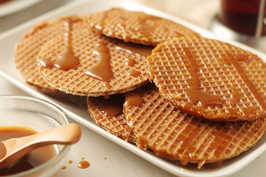 Tradycyjne holenderskie wafle - potrawy których warto spróbowac w Holandii
