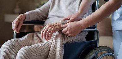 Podwyżki dla pół miliona pracowników opieki