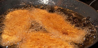 Przestępcy kradną i sprzedają olej