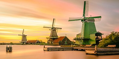 Holandia historycznie nisko