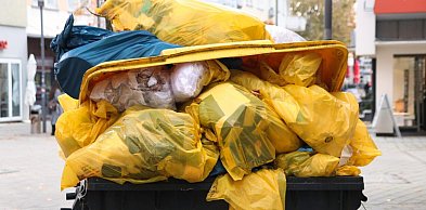 Tysiące metrów sześciennych śmieci po Dniu Króla