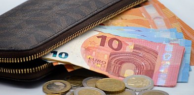 Mniej pracowników na płacy minimalnej