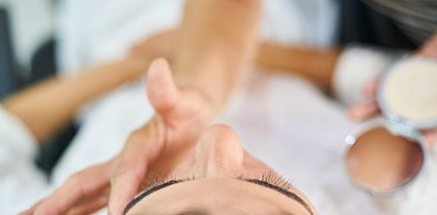 Dermatolodzy alarmują: trendy z TikToka powodują coraz więcej problemów