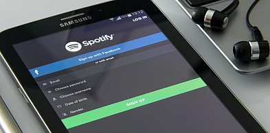 Holendrzy chcą oznaczania muzyki stworzonej przez AI