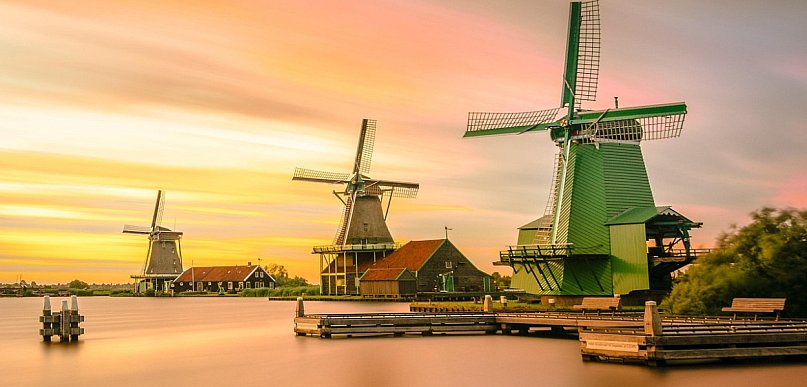 Holandia historycznie nisko