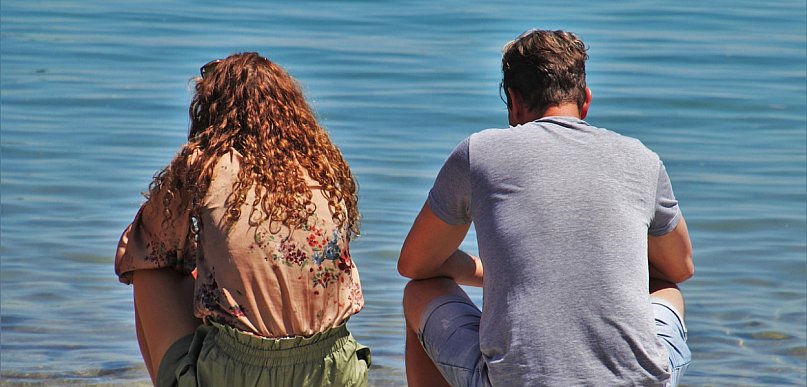 Coraz więcej związków bez wspólnego mieszkania