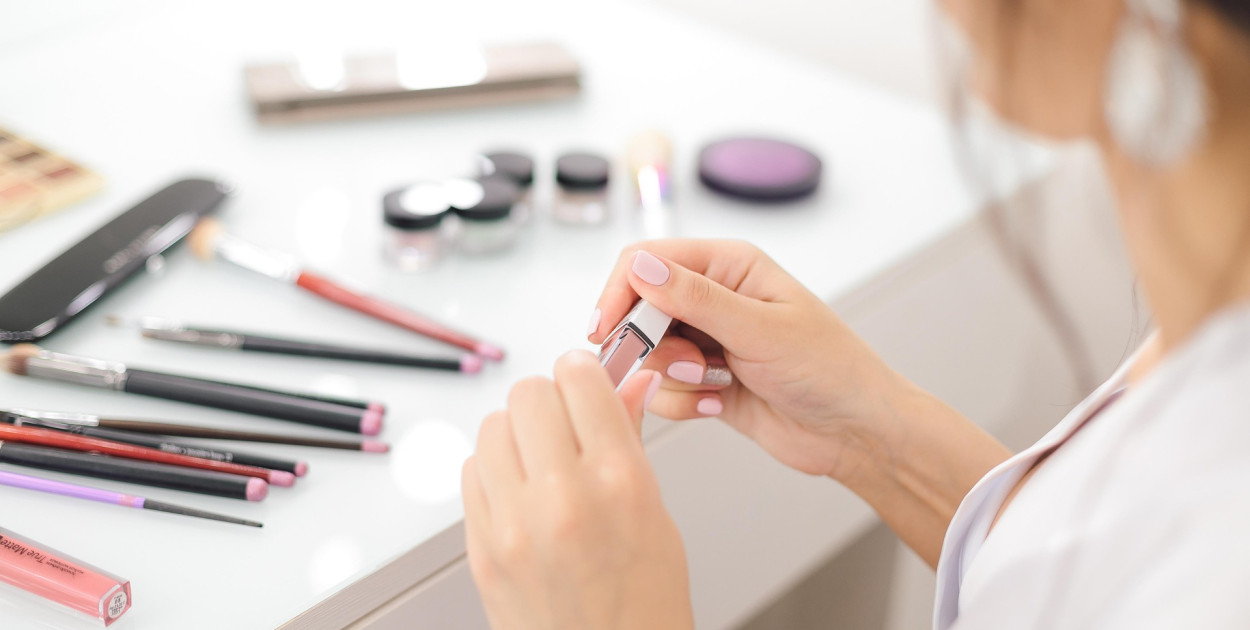 Nie używaj tych kosmetyków. GIS ostrzega przed produktami