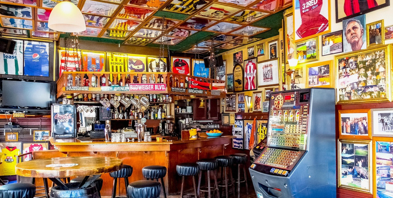 Tylko 14 procent gmin pozwala na dłuższe otwarcie barów