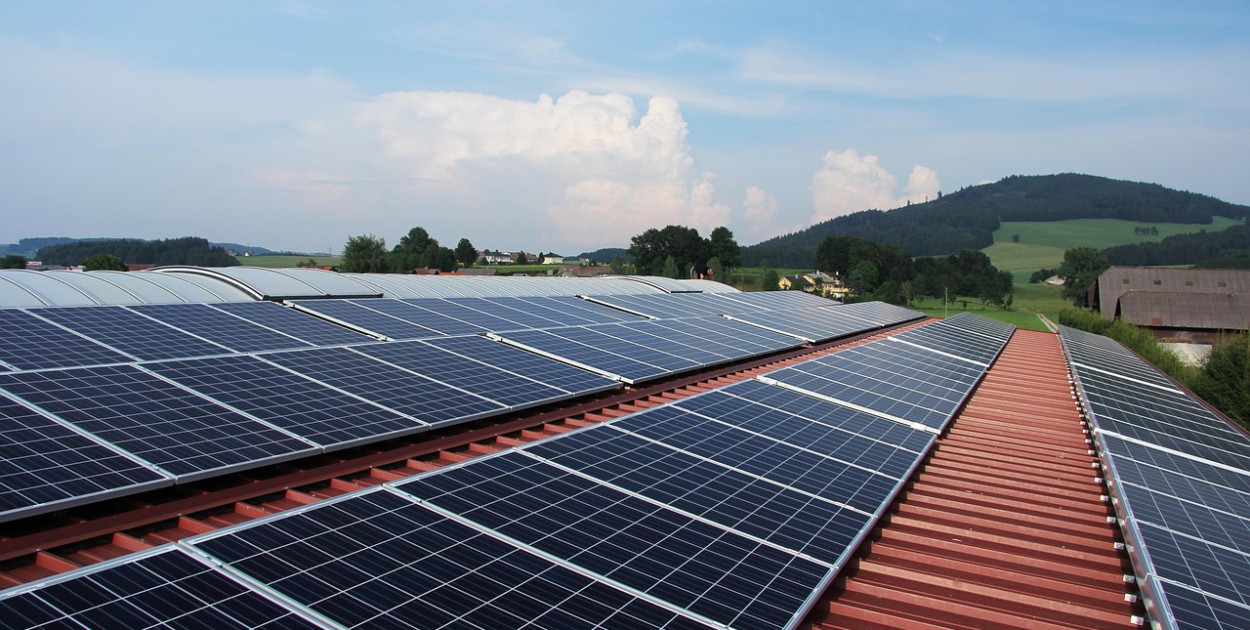 Wojna w Iranie obudziła zainteresowanie panelami i pompami ciepła