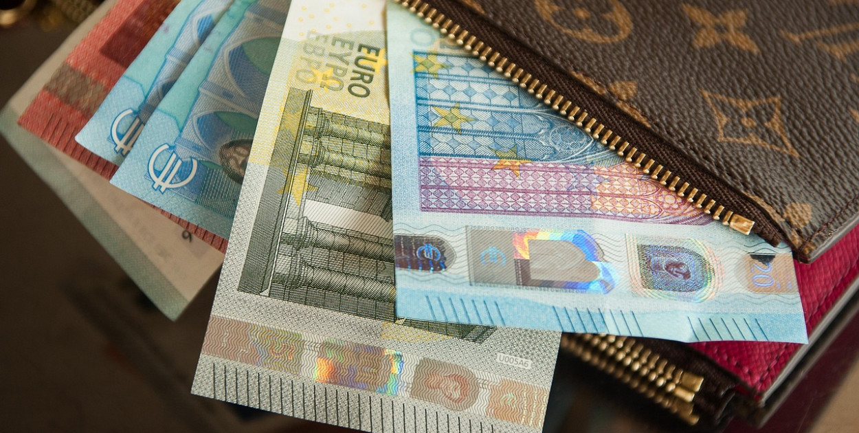 Wynagrodzenia wyższe o 4,5%