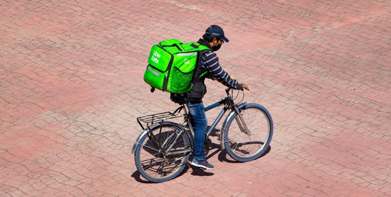 Nowy "trend" - celem kradzież pizzy